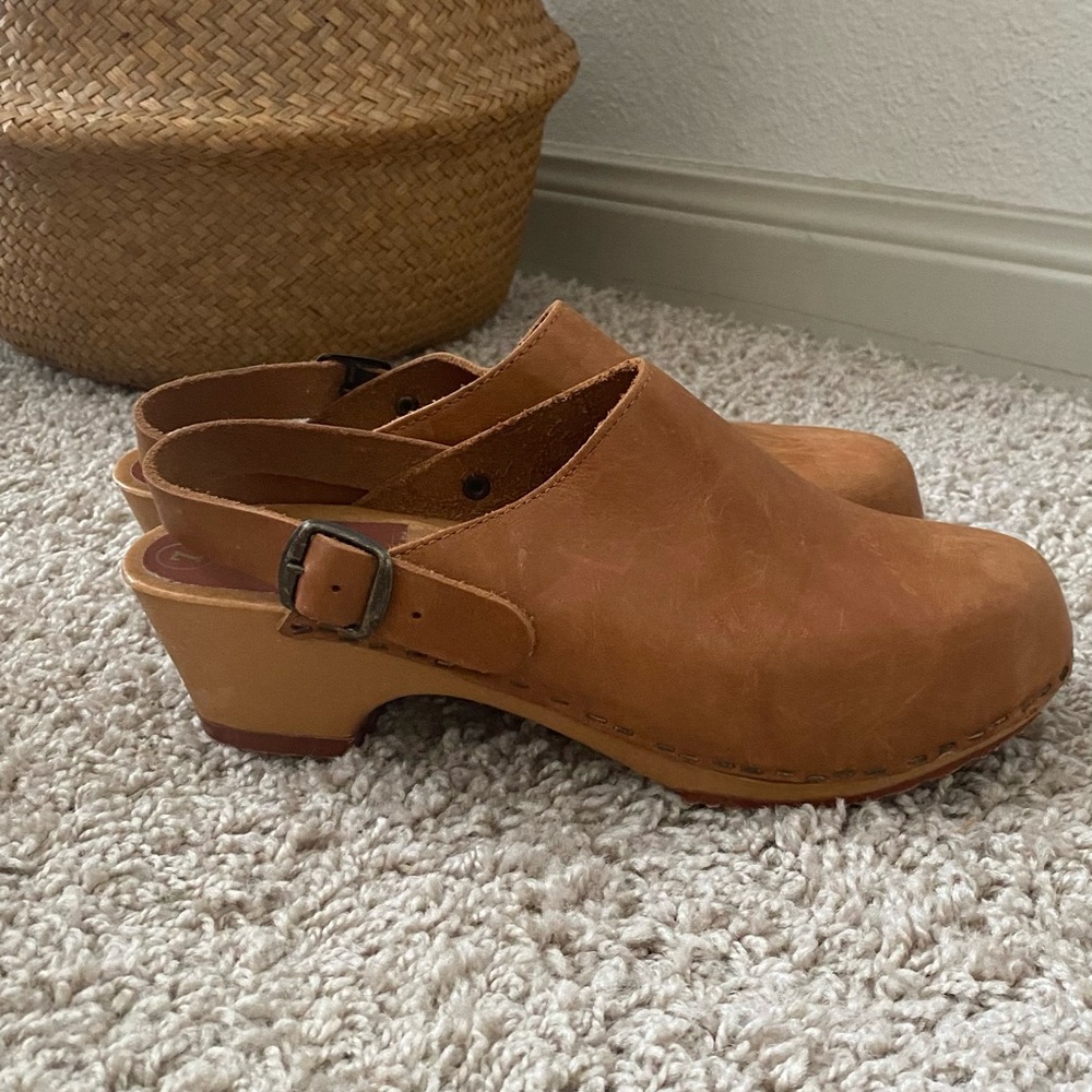 Rapallo Tan Clogs